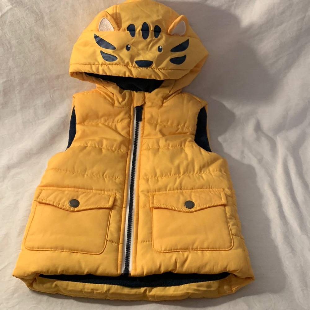 Little Me Brand Yellow Puffer LION Vest Size 2T Full Zip Cute lion head on hood